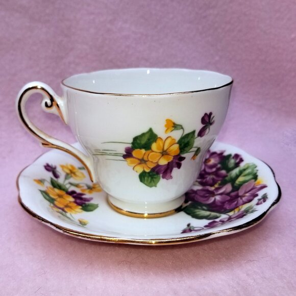 Royal Standard bone china tea cup set - Picture 2 of 7
